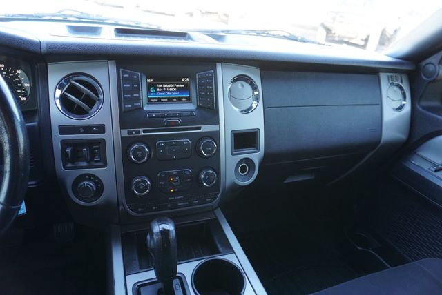 2017 Ford Expedition XLT - 22935831 - 32