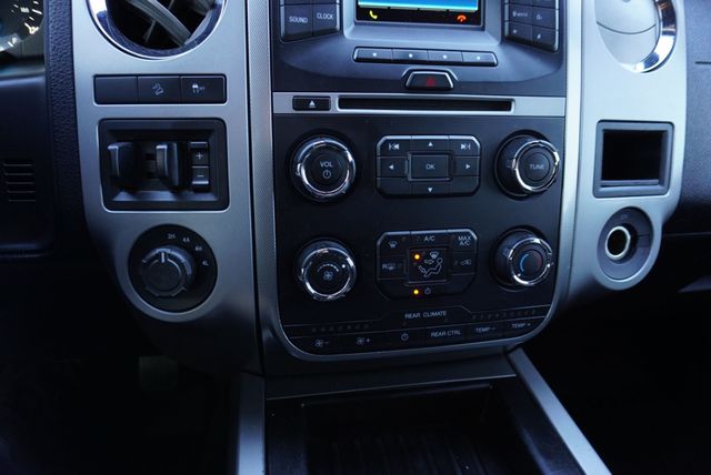 2017 Ford Expedition XLT - 22935831 - 36