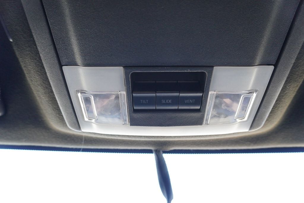 2017 Ford Expedition XLT - 22935831 - 37