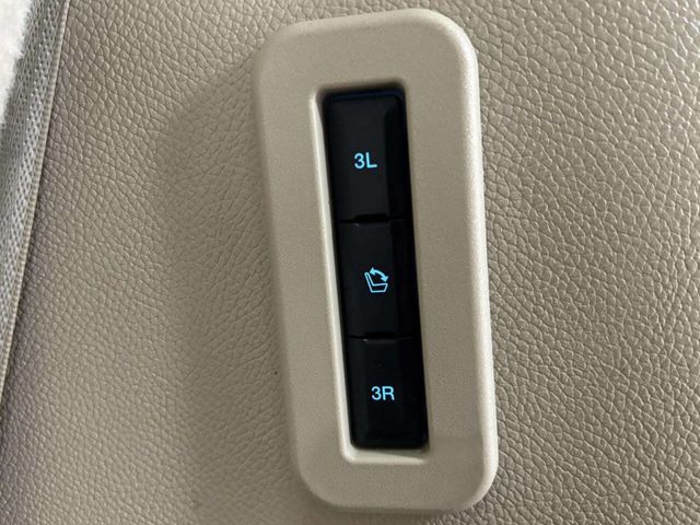 2017 Ford Expedition XLT 4x2 - 23011243 - 19