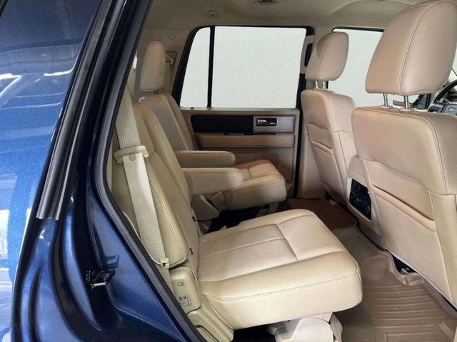 2017 Ford Expedition XLT 4x2 - 23011243 - 21