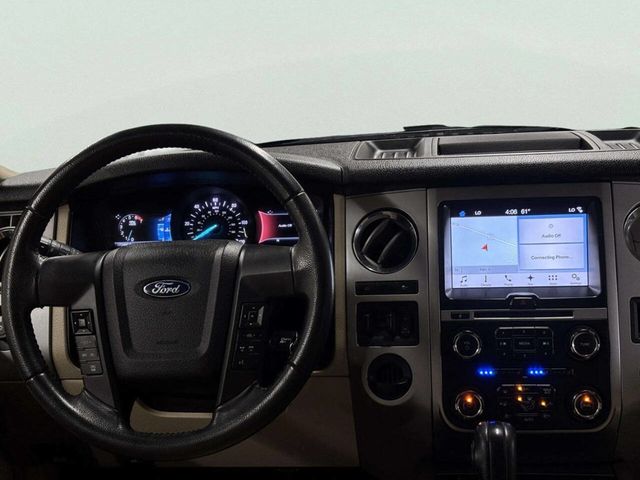 2017 Ford Expedition XLT 4x2 - 23011243 - 27