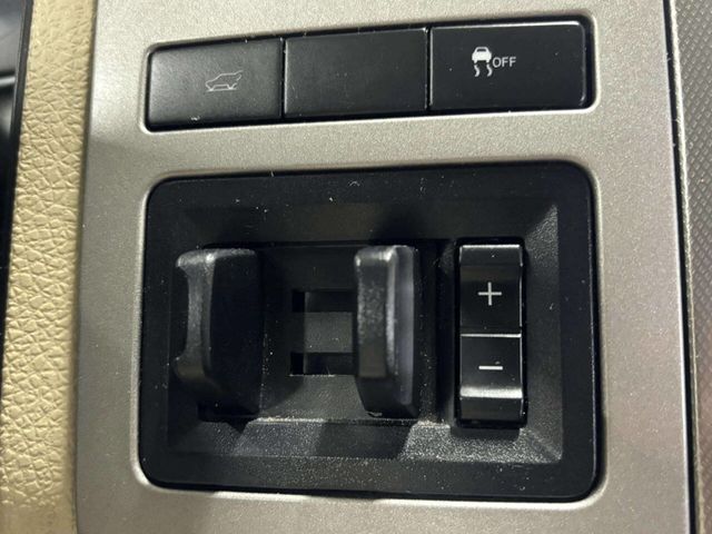 2017 Ford Expedition XLT 4x2 - 23011243 - 31