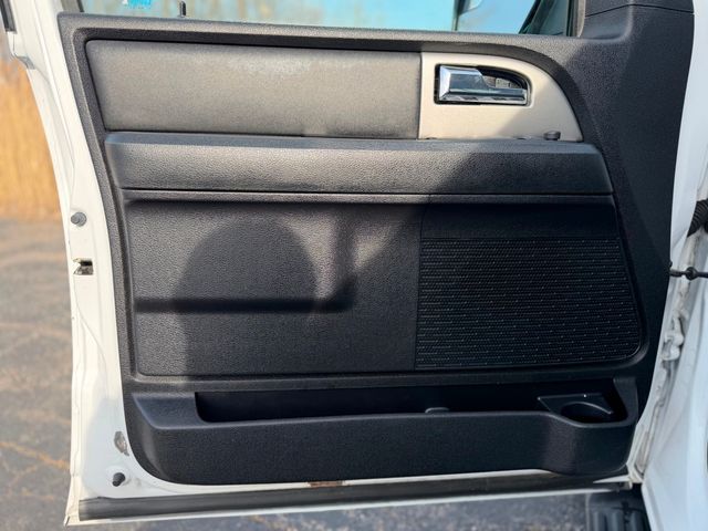 2017 Ford Expedition XLT 4x4 - 23003639 - 17