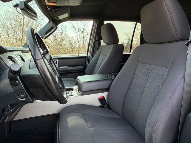 2017 Ford Expedition XLT 4x4 - 23003639 - 19