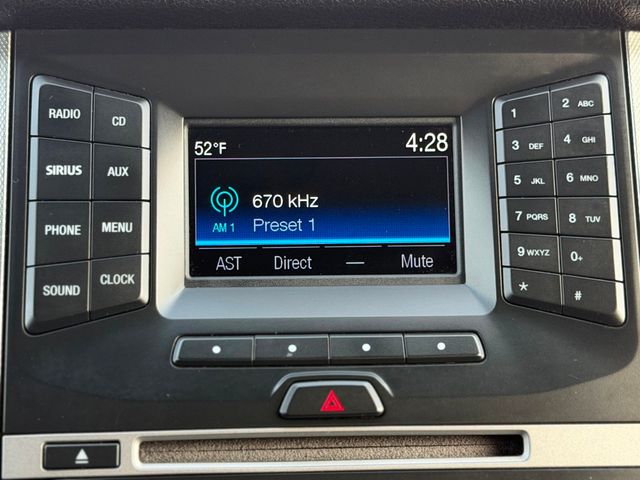 2017 Ford Expedition XLT 4x4 - 23003639 - 31