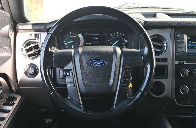 2017 Ford Expedition XLT No Accidents Reported to Carfax - 22985225 - 10