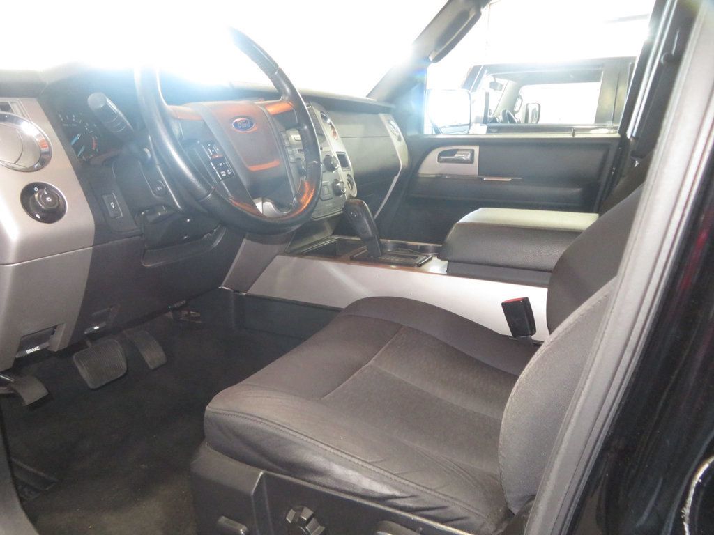 Ford Expedition EL photo 19