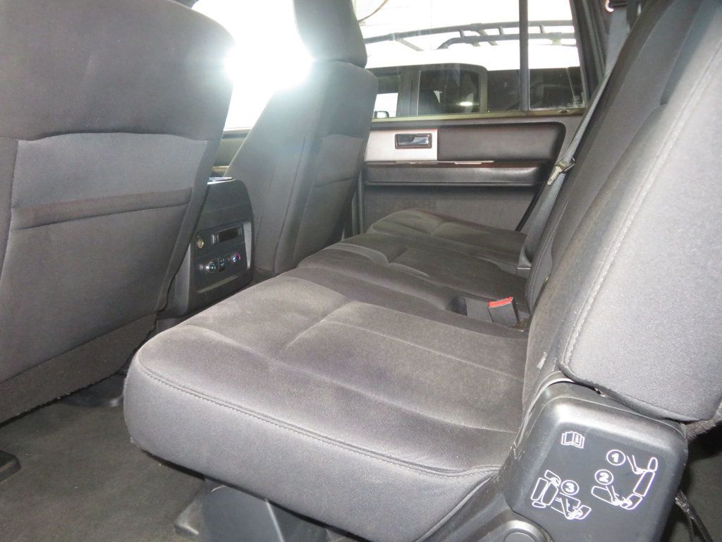 Ford Expedition EL photo 24