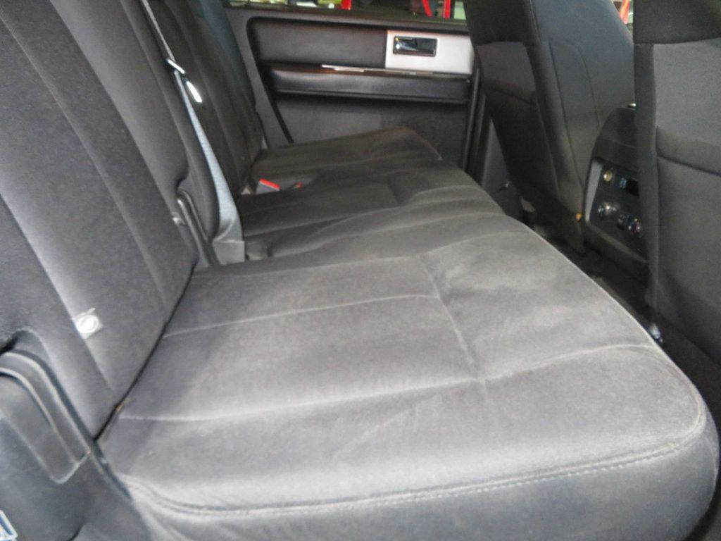 Ford Expedition EL photo 31