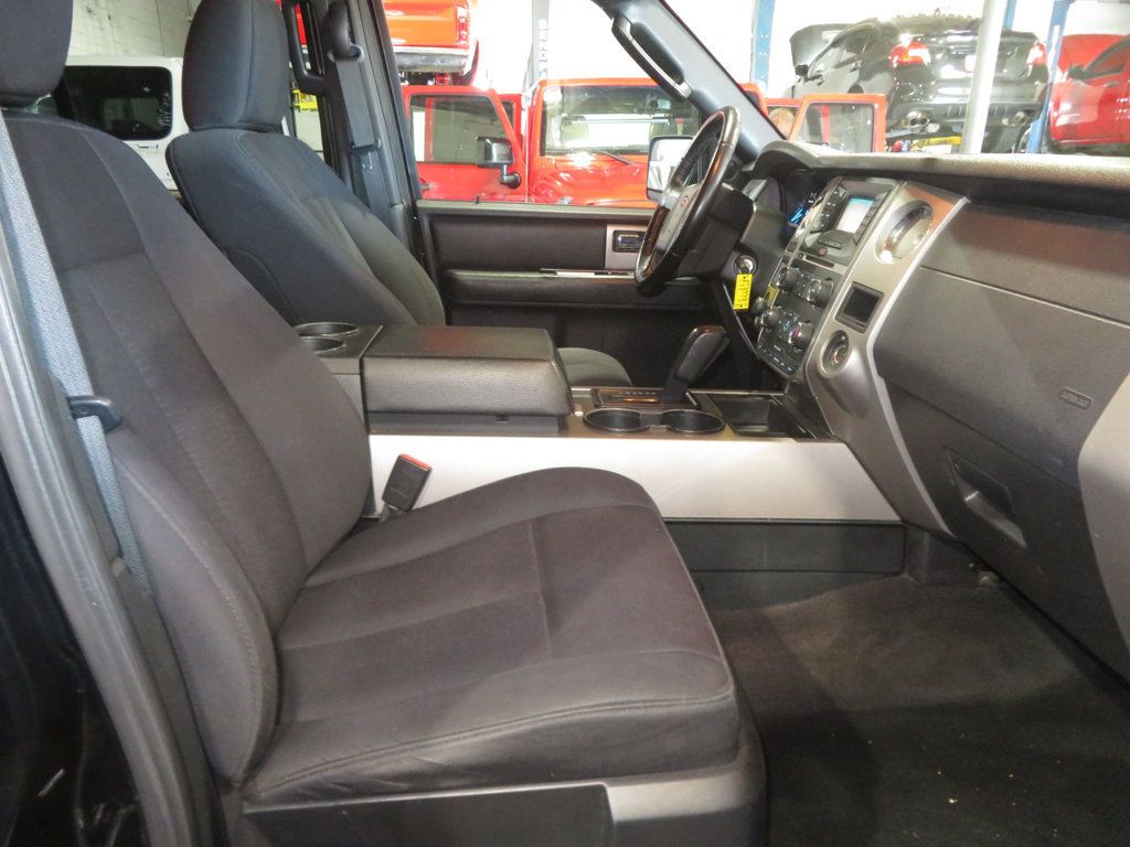 Ford Expedition EL photo 34
