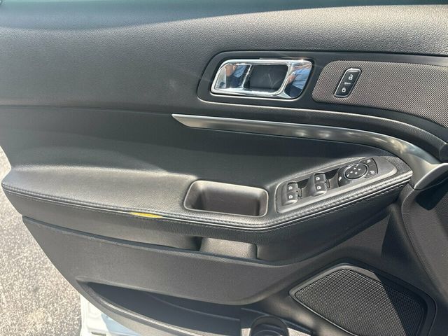 2017 Ford Explorer  - 22623259 - 10