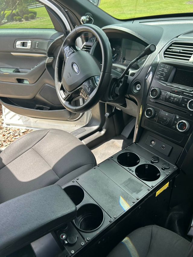 2017 Ford Explorer  - 22623259 - 12