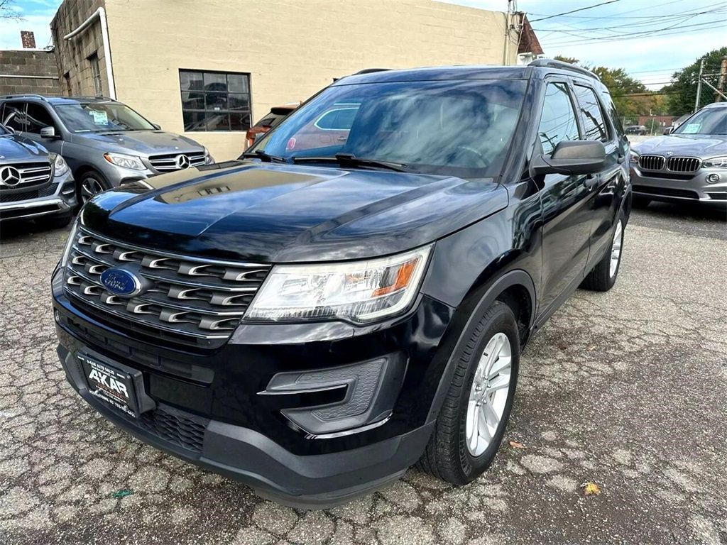 2017 Ford Explorer photo 3