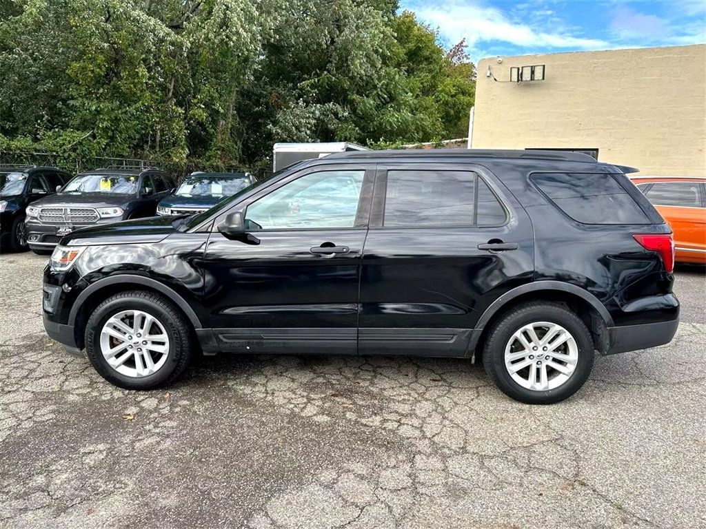 2017 Ford Explorer photo 4