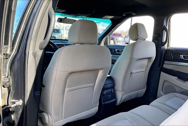 2017 Ford Explorer 4WD - 22957987 - 17