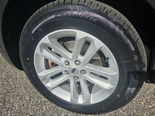 2017 Ford Explorer 4WD - 23013642 - 18