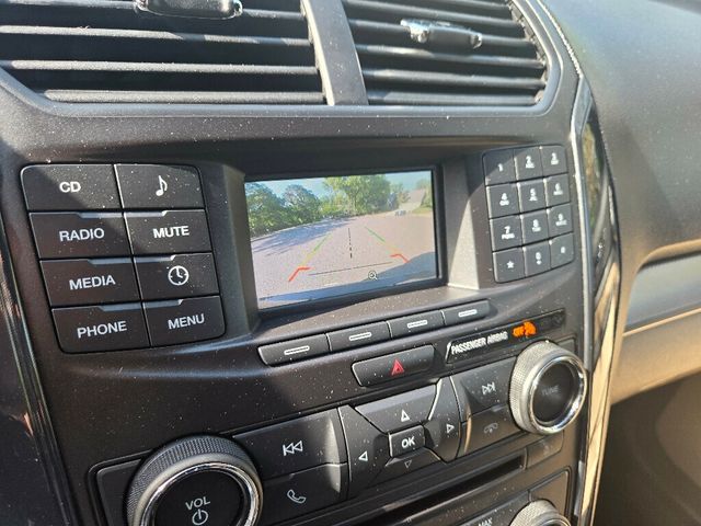 2017 Ford Explorer 4WD - 23013642 - 22