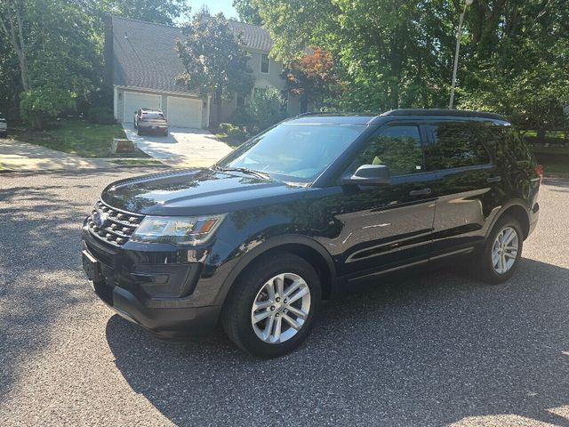 2017 Ford Explorer Base 4WD's photo