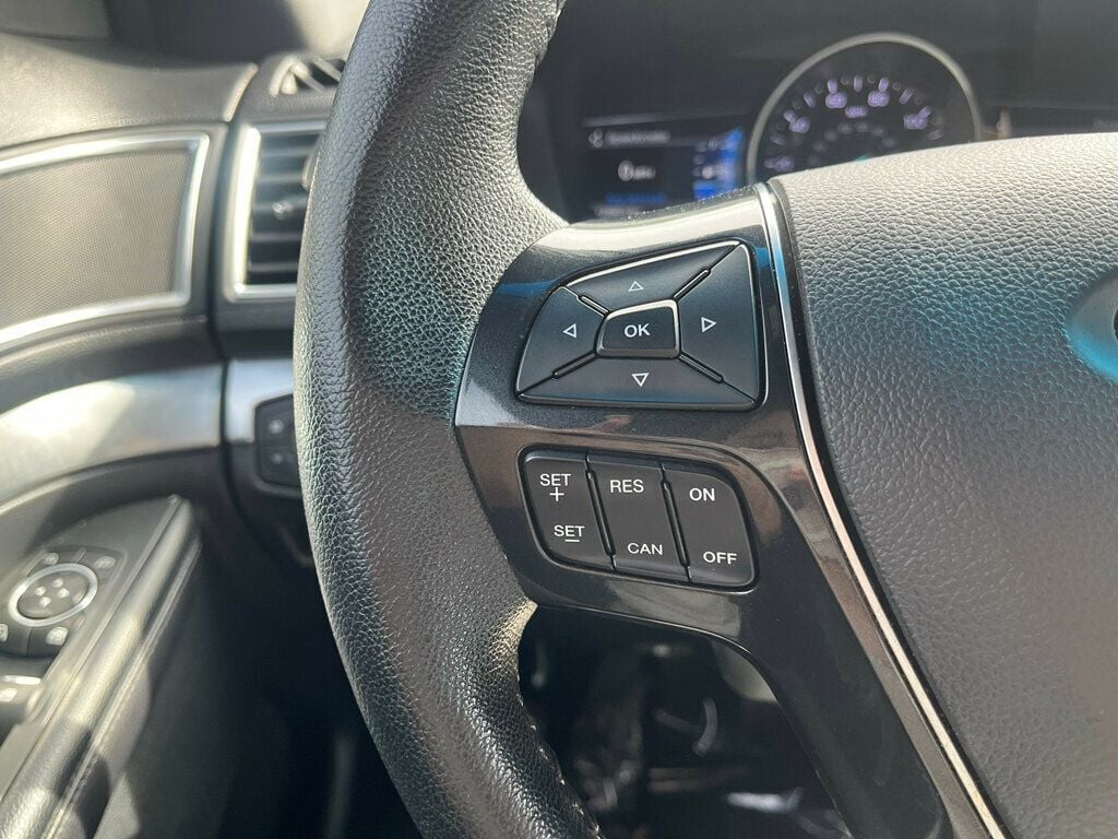 2017 Ford Explorer Limited FWD - 22933385 - 17