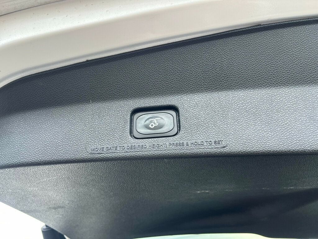 2017 Ford Explorer Limited FWD - 22933385 - 23