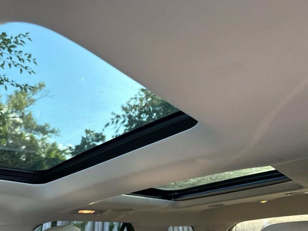 2017 Ford Explorer Platinum 4WD - 23072267 - 9