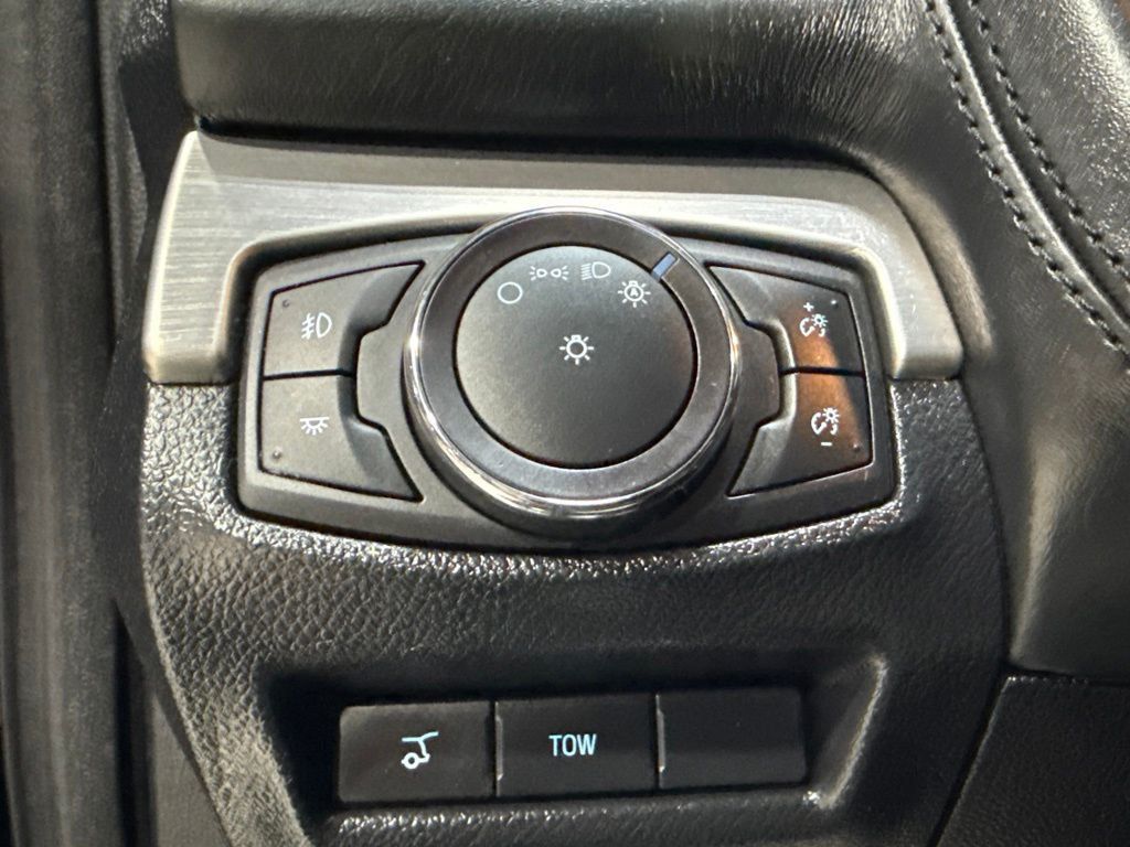 2017 Ford Explorer Platinum 4WD - 23072267 - 22
