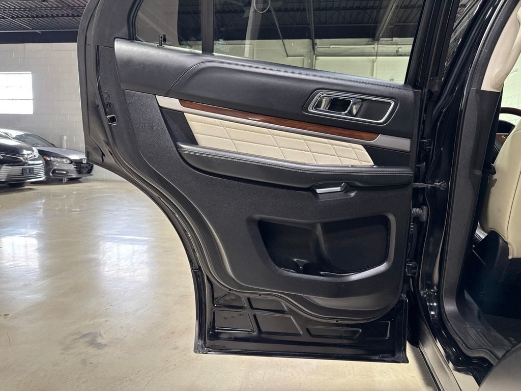 2017 Ford Explorer Platinum 4WD - 23072267 - 26
