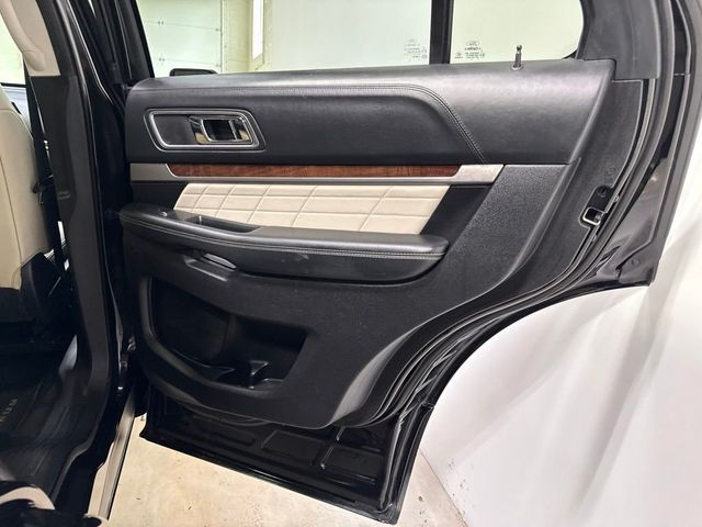 2017 Ford Explorer Platinum 4WD - 23072267 - 29