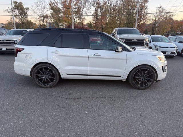 2017 Ford Explorer Platinum 4WD - 23102380 - 3