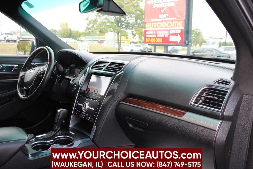 2017 Ford Explorer Platinum 4WD - 22914814 - 17