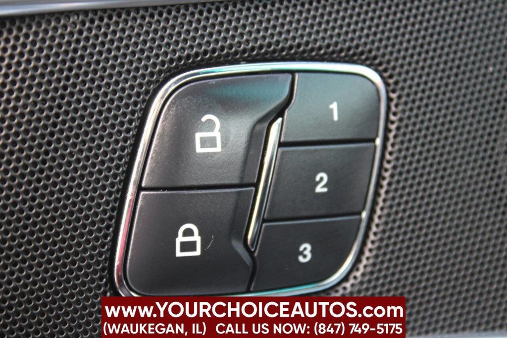 2017 Ford Explorer Platinum 4WD - 22914814 - 33