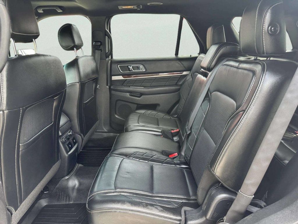 2017 Ford Explorer Platinum 4WD - 23051496 - 10