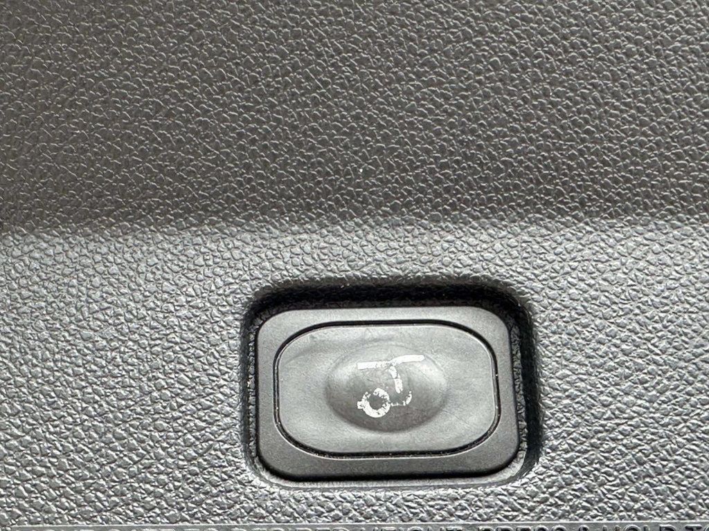 2017 Ford Explorer Platinum 4WD - 23051496 - 14