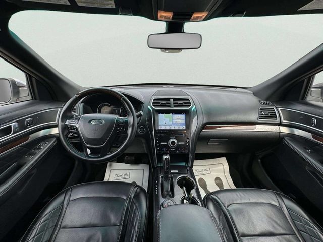 2017 Ford Explorer Platinum 4WD - 23051496 - 19