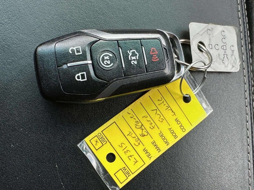 2017 Ford Explorer Platinum 4WD - 23051496 - 39