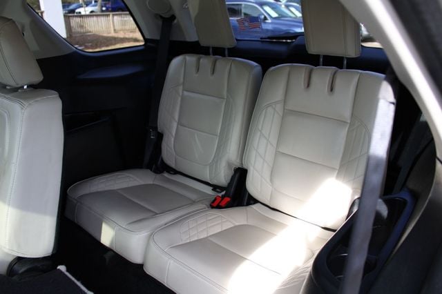 2017 Ford Explorer Platinum 4WD - 22969347 - 11