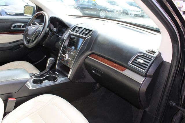 2017 Ford Explorer Platinum 4WD - 22969347 - 29