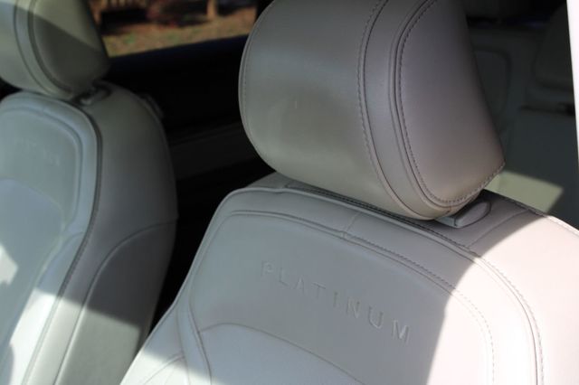 2017 Ford Explorer Platinum 4WD - 22969347 - 30