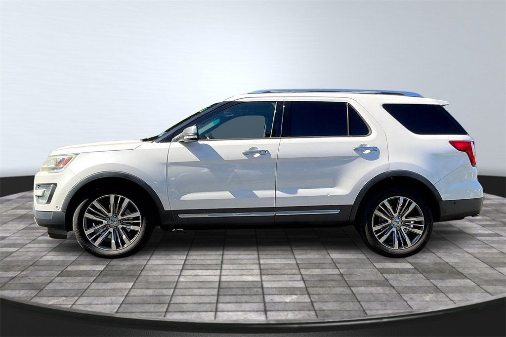 2017 Ford Explorer Platinum photo 2