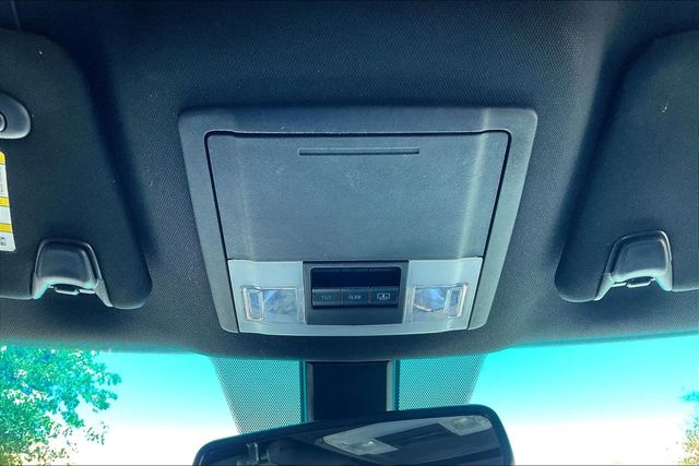 2017 Ford Explorer Platinum 4WD - 22957981 - 27