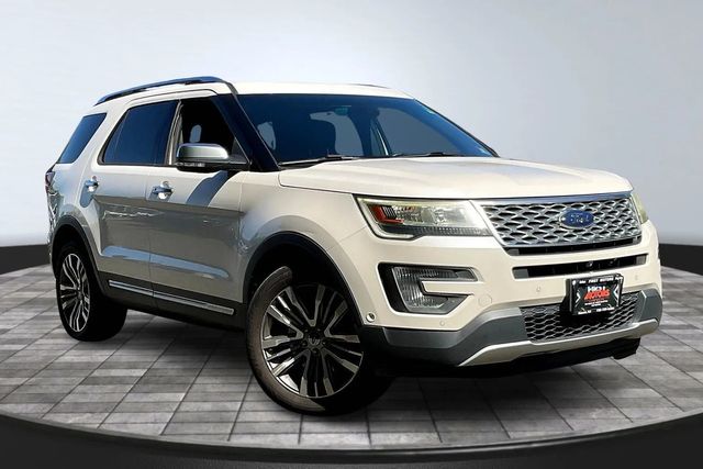 2017 Ford Explorer Platinum 4WD - 22957981 - 2
