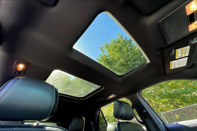 2017 Ford Explorer Platinum 4WD - 22957981 - 30