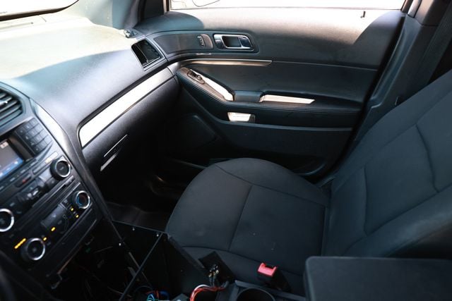 2017 Ford Explorer Police Interceptor Utility - 23013606 - 24