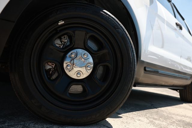 2017 Ford Explorer Police Interceptor Utility - 23013606 - 30