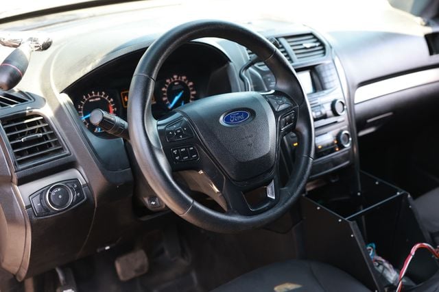 2017 Ford Explorer Police Interceptor Utility - 23013606 - 31