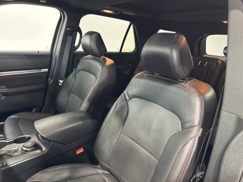 2017 Ford Explorer Sport 4WD - 23013279 - 27