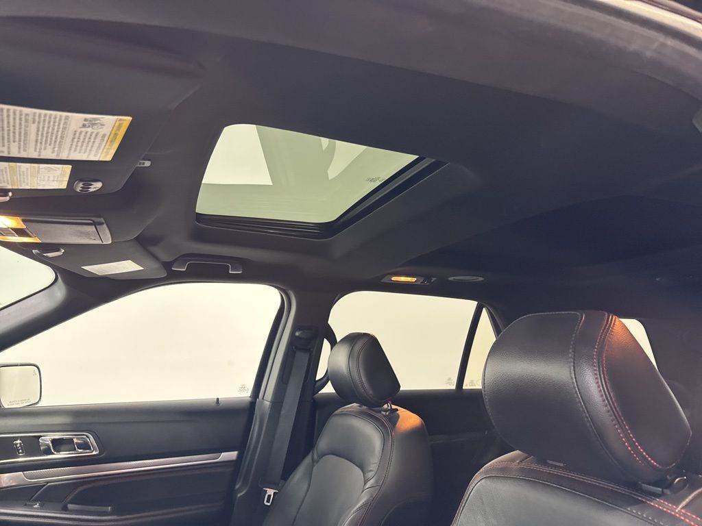 2017 Ford Explorer Sport 4WD - 23013279 - 28