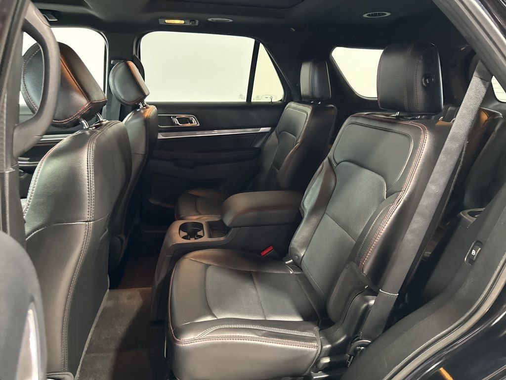 2017 Ford Explorer Sport 4WD - 23013279 - 32