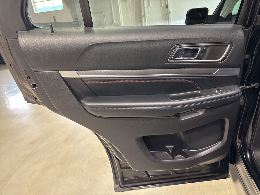 2017 Ford Explorer Sport 4WD - 23013279 - 36